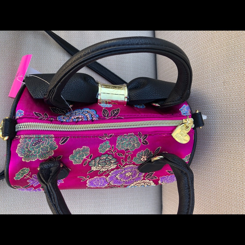 NWT  Betsy Johnson fushia mini Xbody bag